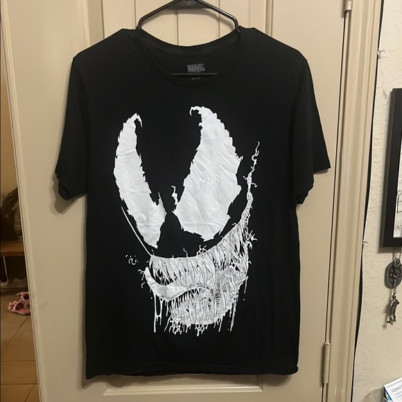 Marvel Venom Medium Shirt - Picture 3 of 5